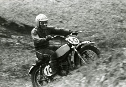Jeff Smith, sixties Motocross legend, who plays a decisive role in building up the Can-Am racing team. A rare photo showing Jeff Smith on a prototype 125cc machine in 1972. (Copyright: Musée de l'ingéniosité J. Armand Bombardier)