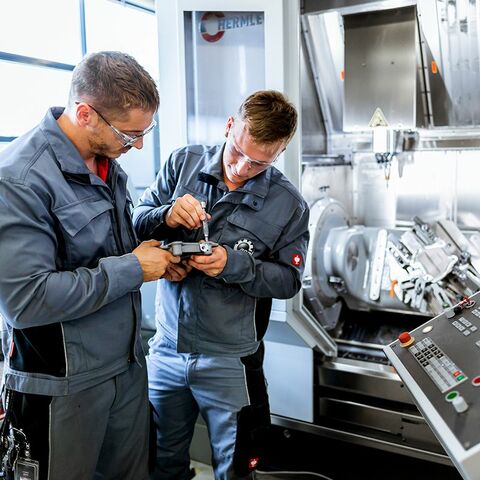 Constant modernization ensures apprentices receive up-to-date training (Unternehmensarchiv BRP-Rotax, Gunskirchen)