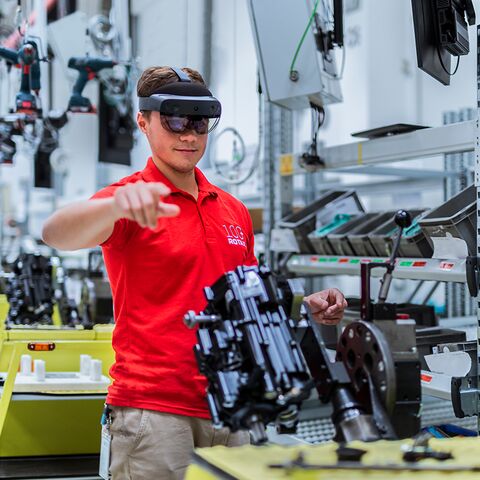 Augmented/virtual reality systems are playing an increasingly important role, especially in production.(BRP-Rotax)